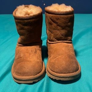 Toddler size 7 UGG boot